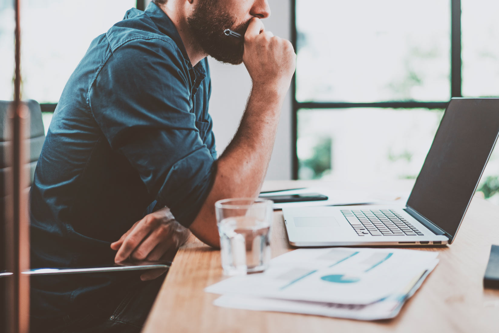 Engaging a Contractor in Queensland: What to Check before you sign